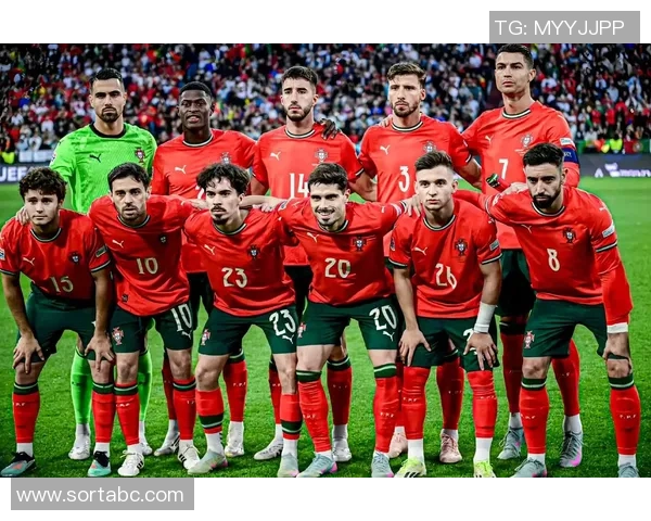 足球三大巨星带领球队赢得胜利的幕后故事揭秘